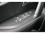 Peugeot 2008 1.2 100PK ALLURE | NAVIGATIE | PARKEERSENSOREN VOOR + ACHTER | KEYLESS ENTRY/START | LICHTMETALEN VELGEN 17" | DRAADLOZE APPLE CARPLAY/ANDROID AUTO | DRAADLOZE TELEFOONLADER | CRUISE CONTROL | DAB + RADIO | LED KOPLAMPEN |