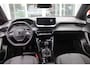 Peugeot 2008 1.2 100PK ALLURE | NAVIGATIE | PARKEERSENSOREN VOOR + ACHTER | KEYLESS ENTRY/START | LICHTMETALEN VELGEN 17" | DRAADLOZE APPLE CARPLAY/ANDROID AUTO | DRAADLOZE TELEFOONLADER | CRUISE CONTROL | DAB + RADIO | LED KOPLAMPEN |