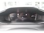 Peugeot 2008 1.2 100PK ALLURE | NAVIGATIE | PARKEERSENSOREN VOOR + ACHTER | KEYLESS ENTRY/START | LICHTMETALEN VELGEN 17" | DRAADLOZE APPLE CARPLAY/ANDROID AUTO | DRAADLOZE TELEFOONLADER | CRUISE CONTROL | DAB + RADIO | LED KOPLAMPEN |