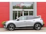 Peugeot 2008 1.2 100PK ALLURE | NAVIGATIE | PARKEERSENSOREN VOOR + ACHTER | KEYLESS ENTRY/START | LICHTMETALEN VELGEN 17" | DRAADLOZE APPLE CARPLAY/ANDROID AUTO | DRAADLOZE TELEFOONLADER | CRUISE CONTROL | DAB + RADIO | LED KOPLAMPEN |