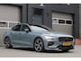 Volvo S60 2.0 B3 R-Design - Panoramadak - 19 Inch - Harman Kardon - Adaptive Cruise - Spoiler set - Geblindeerde ramen - Sport Chassis - Volle uitvoering - Lederen Dashbord - Thunder Grey