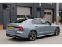 Volvo S60 2.0 B3 R-Design - Panoramadak - 19 Inch - Harman Kardon - Adaptive Cruise - Spoiler set - Geblindeerde ramen - Sport Chassis - Volle uitvoering - Lederen Dashbord - Thunder Grey