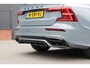 Volvo S60 2.0 B3 R-Design - Panoramadak - 19 Inch - Harman Kardon - Adaptive Cruise - Spoiler set - Geblindeerde ramen - Sport Chassis - Volle uitvoering - Lederen Dashbord - Thunder Grey