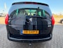 Peugeot 5008 1.6 Family 7pers met trekhaak en panoramadak en parkeersensoren en navigatie en bluetooth en airco