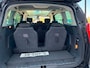 Peugeot 5008 1.6 Family 7pers met trekhaak en panoramadak en parkeersensoren en navigatie en bluetooth en airco