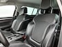 Renault Megane Estate 1.2 TCe Bose Airco | Apple Carplay | Android Auto | Achteruitrijcamera | Bose Geluidsinstallatie | Bluetooth | Cruise Control |  Dakrails | Lederen Stuurwiel | Lederen/Stof Bekleding | Lichtmetalen Velgen | Navigatiesysteem | Parkeersensor Voor en Achter