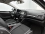 Renault Megane Estate 1.2 TCe Bose Airco | Apple Carplay | Android Auto | Achteruitrijcamera | Bose Geluidsinstallatie | Bluetooth | Cruise Control |  Dakrails | Lederen Stuurwiel | Lederen/Stof Bekleding | Lichtmetalen Velgen | Navigatiesysteem | Parkeersensor Voor en Achter