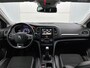 Renault Megane Estate 1.2 TCe Bose Airco | Apple Carplay | Android Auto | Achteruitrijcamera | Bose Geluidsinstallatie | Bluetooth | Cruise Control |  Dakrails | Lederen Stuurwiel | Lederen/Stof Bekleding | Lichtmetalen Velgen | Navigatiesysteem | Parkeersensor Voor en Achter