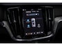 Volvo V60 T6 Plug-in hybrid AWD Ultra Dark | Google | Long Range | Schuif-/Kanteldak | Adaptieve Cruise Control | DAB | Head-Up Display | Camera | Stoelverwarming Voor + Achter | Harman Kardon Audio | Getint Glas | Zitverlenging | Elek. Stoelen | Memory | 19" LM