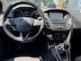 Ford Focus Wagon 1.0 ST-Line - Navigatie I Sport pakket I Airco I PDC I Dealer onderhouden