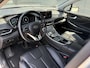 Hyundai Santa Fe 1.6 T-GDI PHEV Premium Sky / 7 personen / Elektrisch glazen panorama-dak / Automaat / All-season banden / Navigatie / Apple Carplay/Android Auto / Stoel verwarming/verkoeling / Airco separaat achter / Achter stoelverwarming / Cruise Control /