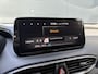 Hyundai Santa Fe 1.6 T-GDI PHEV Premium Sky / 7 personen / Elektrisch glazen panorama-dak / Automaat / All-season banden / Navigatie / Apple Carplay/Android Auto / Stoel verwarming/verkoeling / Airco separaat achter / Achter stoelverwarming / Cruise Control /