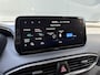 Hyundai Santa Fe 1.6 T-GDI PHEV Premium Sky / 7 personen / Elektrisch glazen panorama-dak / Automaat / All-season banden / Navigatie / Apple Carplay/Android Auto / Stoel verwarming/verkoeling / Airco separaat achter / Achter stoelverwarming / Cruise Control /