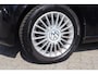 Volkswagen Up! 1.0 high up! BlueMotion | Airco | 2 Eigenaren | Navigatie | 5 drs. | Lichtmetalen Velgen