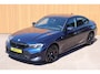 BMW 3-Serie 330e xDrive Hoogglans Shadowlak H.U. ambiance verl M-Sport Pro leer+vw stuurverw el.klep camera's
