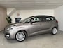 Kia Carens 1.6 GDi DynamicPlusLine Airco, 7-persoons,Trekhaak, Navigatie, LMV, Camera achteruitr.
