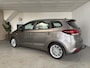 Kia Carens 1.6 GDi DynamicPlusLine Airco, 7-persoons,Trekhaak, Navigatie, LMV, Camera achteruitr.