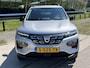 Dacia Spring Comfort Plus (Orange Pack) 27 kWh / Camera / Navigatie / Airco /