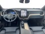 Volvo XC60 2.0 T6 Plug-in hybrid AWD Plus Dark l Lighting Pack l Premium pakket l Wegklapbare Trekhaak l 21 '' Black Edition Velgen l