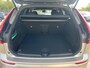 Volvo XC60 2.0 T6 Plug-in hybrid AWD Plus Dark l Lighting Pack l Premium pakket l Wegklapbare Trekhaak l 21 '' Black Edition Velgen l