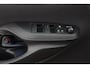 Toyota Yaris 1.5 Hybrid Executive | Stoelverwarming | Parkeersensoren | Leder - Stof bekleding |
