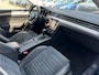 Volkswagen Passat Variant 1.5TSI 150PK Elegance Business R Pano Camera ACC Led Trekhaak