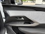 Peugeot E-3008 GT Avantage 210 73 kWh | Nieuwe Auto | Tot 8 jaar Garantie | 525 KM WLTP | Alcantara Bekleding | Stoel & Stuurverwarming + Massage | LED Matrix Verlichting | Navigatie | 20" Lichtmetalen Velgen | 360 Graden Camera | Dode Hoek Detectie | Adaptieve Cruise Control | Hoge Zitpositie |