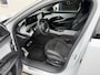 Peugeot E-3008 GT Avantage 210 73 kWh | Nieuwe Auto | Tot 8 jaar Garantie | 525 KM WLTP | Alcantara Bekleding | Stoel & Stuurverwarming + Massage | LED Matrix Verlichting | Navigatie | 20" Lichtmetalen Velgen | 360 Graden Camera | Dode Hoek Detectie | Adaptieve Cruise Control | Hoge Zitpositie |