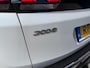 Peugeot 3008 1.2 Turbo 130PK Allure | Automaat | Trekhaak 1200KG | Electrische Achterklep | Glazen Schuif-Kantel Panoramdak | Navigatie | Climate Control | Camera | LED Dagrijverlichting | DAB+ Radio | Cruise Control | Hoge Zitpositie | Digitaal Dashboard | Parkeersensoren | 18" Lichtmetalen Velgen | GT Uitlaatsierstukken |
