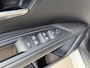 Peugeot 3008 1.2 Turbo 130PK Allure | Automaat | Trekhaak 1200KG | Electrische Achterklep | Glazen Schuif-Kantel Panoramdak | Navigatie | Climate Control | Camera | LED Dagrijverlichting | DAB+ Radio | Cruise Control | Hoge Zitpositie | Digitaal Dashboard | Parkeersensoren | 18" Lichtmetalen Velgen | GT Uitlaatsierstukken |