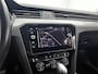 Volkswagen Passat Variant 1.5 TSI Life Business + 150 PK | Automaat | Parkeersensoren voor en achter | Cruise Control Adaptief | Climate Control | Apple Carplay | Android Auto | Elektrisch inklapbare spiegels |