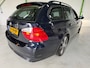 BMW 3-Serie 325XI HIGH EXECUTIVE / 3.0 Benzine / 6-cilinder / vierwielaandrijving / Amerikaanse uitvoering.