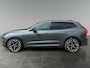 Volvo XC60 2.0 T6 Plug-in hybrid AWD Ultra Dark | Luchtvering | Bowers & Wilkins audio | Trekhaak | Stoelventilatie |
