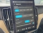 Volvo XC60 2.0 T6 Plug-in hybrid AWD Ultra Dark | Luchtvering | Bowers & Wilkins audio | Trekhaak | Stoelventilatie |