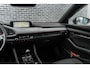 Mazda 3 2.0 e-SkyActiv-G M Hybrid 150 Homura | Head-Up Display | All-Season Banden | Achteruitrijcamera | Parkeersensoren | LED Koplampen | Cruise Control Adaptief | Dodehoekdetectie | Stoelverwarming | Navigatie | Apple Carplay | Android Auto