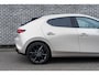 Mazda 3 2.0 e-SkyActiv-G M Hybrid 150 Homura | Head-Up Display | All-Season Banden | Achteruitrijcamera | Parkeersensoren | LED Koplampen | Cruise Control Adaptief | Dodehoekdetectie | Stoelverwarming | Navigatie | Apple Carplay | Android Auto