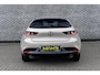 Mazda 3 2.0 e-SkyActiv-G M Hybrid 150 Homura | Head-Up Display | All-Season Banden | Achteruitrijcamera | Parkeersensoren | LED Koplampen | Cruise Control Adaptief | Dodehoekdetectie | Stoelverwarming | Navigatie | Apple Carplay | Android Auto