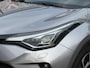 Toyota C-HR / C-HR+ 1.8 Hybrid 122pk CVT Bi-Tone, TREKHAAK, STOELVERWARMING, STUURVERWARMING, NAVIGATIE, CRUISE CONTROL, BLUETOOTH