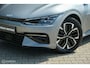 Kia EV6 GT-Line 77.4 kWh | Pano | Trekhaak | Meridiaan | Stoelverwarming en ventilatie | Stuurwielverwarming | 1e eigenaar | BTW-er | Ambient | HUD | ACC
