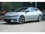 Kia EV6 GT-Line 77.4 kWh | Pano | Trekhaak | Meridiaan | Stoelverwarming en ventilatie | Stuurwielverwarming | 1e eigenaar | BTW-er | Ambient | HUD | ACC