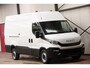 IVECO Daily 35S14V AUTOMAAT L2H2 3500KG TREKVERMOGEN