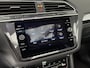 Volkswagen Tiguan 1.4 TSI eHybrid R-Line Business+ | CARPLAY | TREKHAAK | SCHUIF-KANTEL DAK |