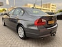 BMW 3-Serie 320d Business Line | 1e Eigenaar | Dealeronderhouden | PDC | Trekhaak | Nieuwe APK |