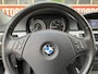 BMW 3-Serie 320d Business Line | 1e Eigenaar | Dealeronderhouden | PDC | Trekhaak | Nieuwe APK |