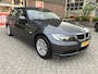 BMW 3-Serie 320d Business Line | 1e Eigenaar | Dealeronderhouden | PDC | Trekhaak | Nieuwe APK |