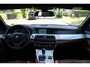 BMW 5-Serie Touring 520d High Executive | PANO | NAVI | CLIMA | CRUISE | TREKHAAK | LEDER | DEALER ONDERHOUDEN |