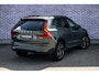 Volvo XC60 T6 Plug-in hybrid AWD Essential | Gratis Trekhaak | Adaptieve Cruise Control | Park Assist | Stoelverwarming Voor + Achter | Getint Glas | Leder | Driver Assist Pack | Stuurverwarming | All Season Banden | Zwarte Hemelbekleding