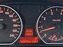 BMW 1-Serie 118i Business Line 5-Drs Automaat Airco Electr. pakket Audio/CD LMV 16" ABS Colorpakket ESP Cruise Dealerond. Nw Apk!