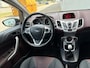 Ford Fiesta 1.25i Titanium 5-Deurs 60 PK. Zuinige en zeer fijn rijdende auto !!! Distributieriem vervangen bij 131.000 KM !! Alle keuringen toegestaan !