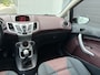 Ford Fiesta 1.25i Titanium 5-Deurs 60 PK. Zuinige en zeer fijn rijdende auto !!! Distributieriem vervangen bij 131.000 KM !! Alle keuringen toegestaan !